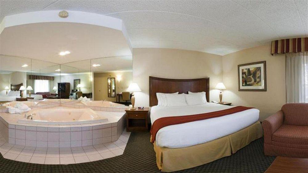 Holiday Inn Express Chicago-Downers Grove By Ihg Exterior foto