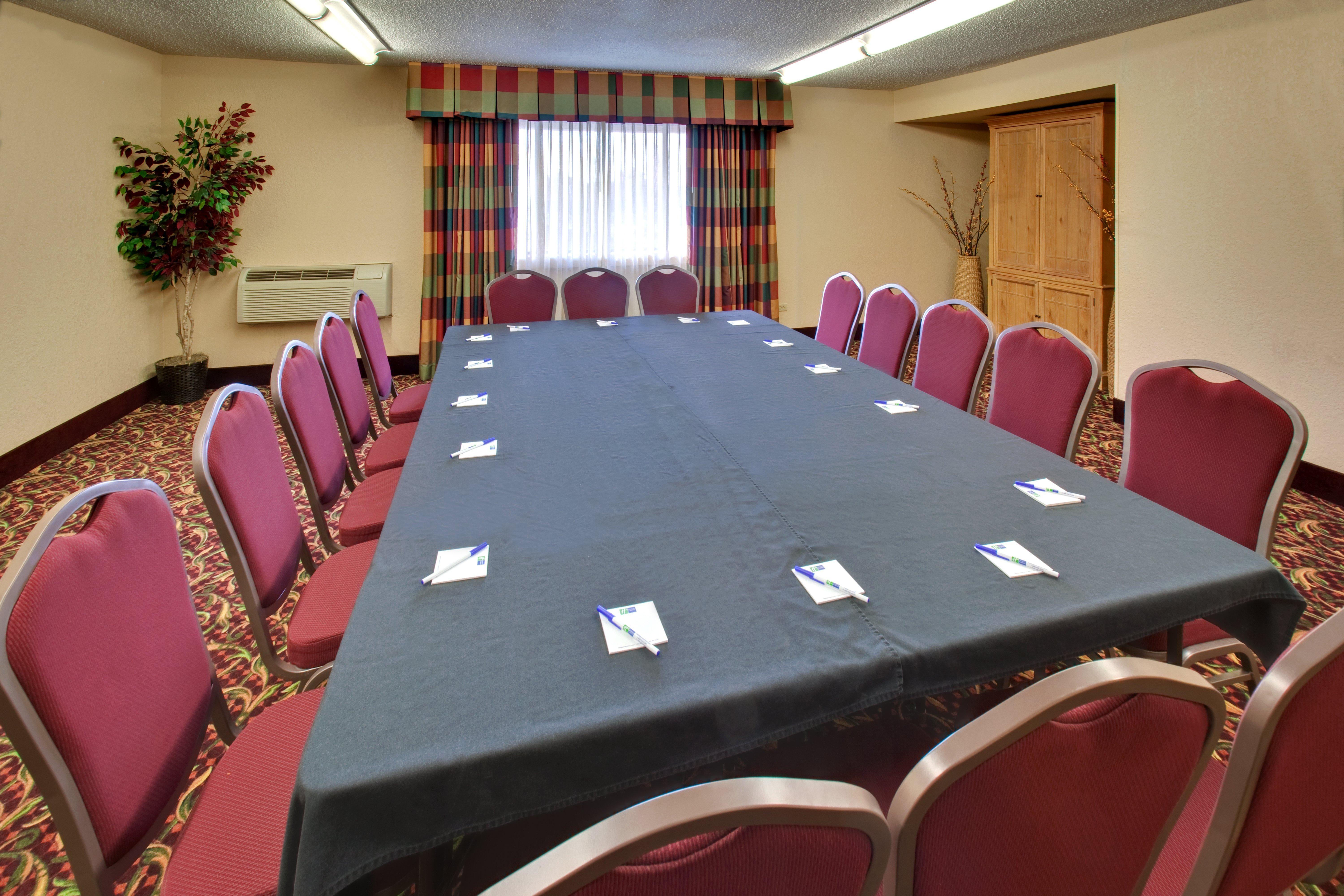 Holiday Inn Express Chicago-Downers Grove By Ihg Einrichtungen foto