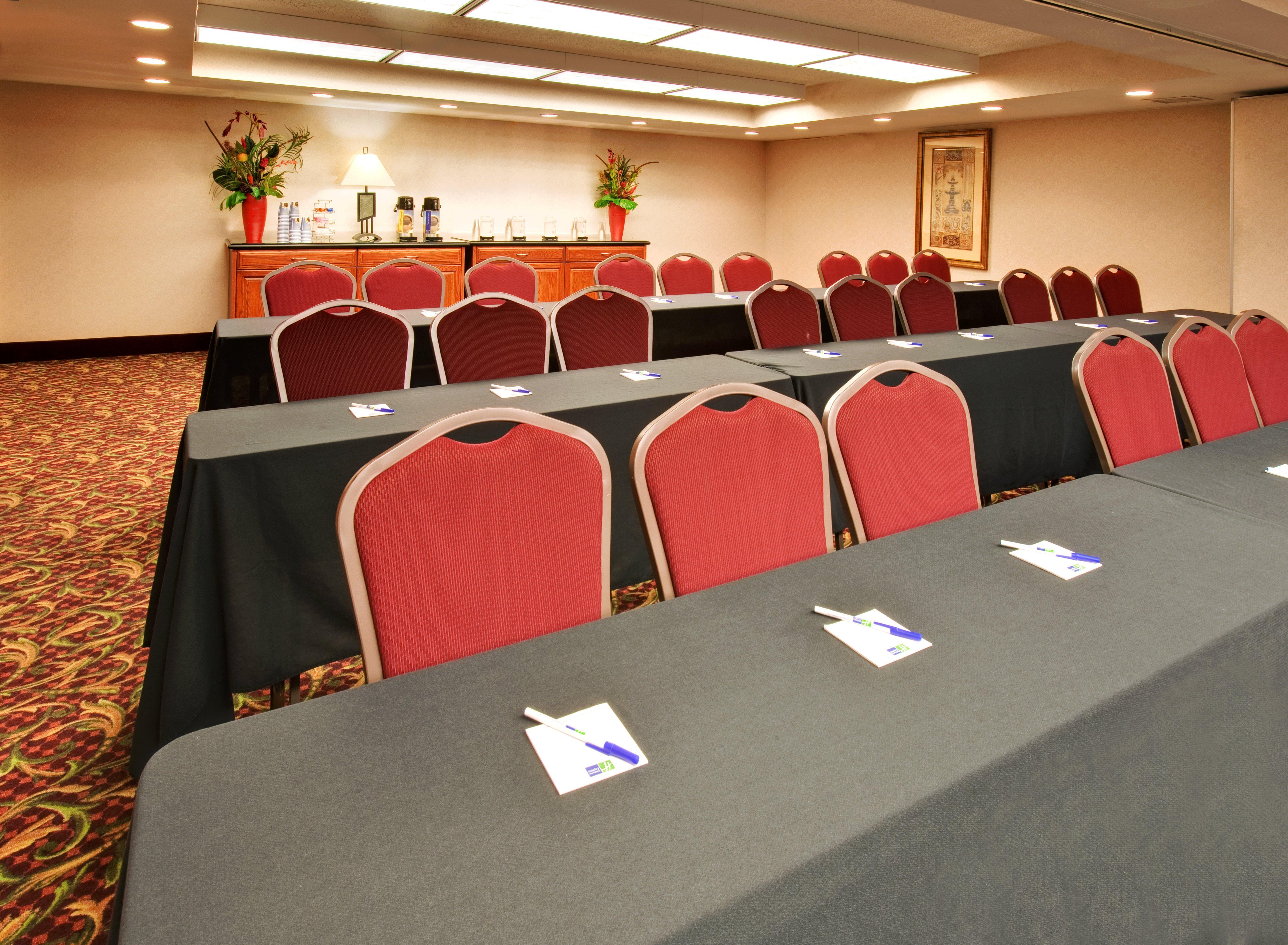 Holiday Inn Express Chicago-Downers Grove By Ihg Einrichtungen foto
