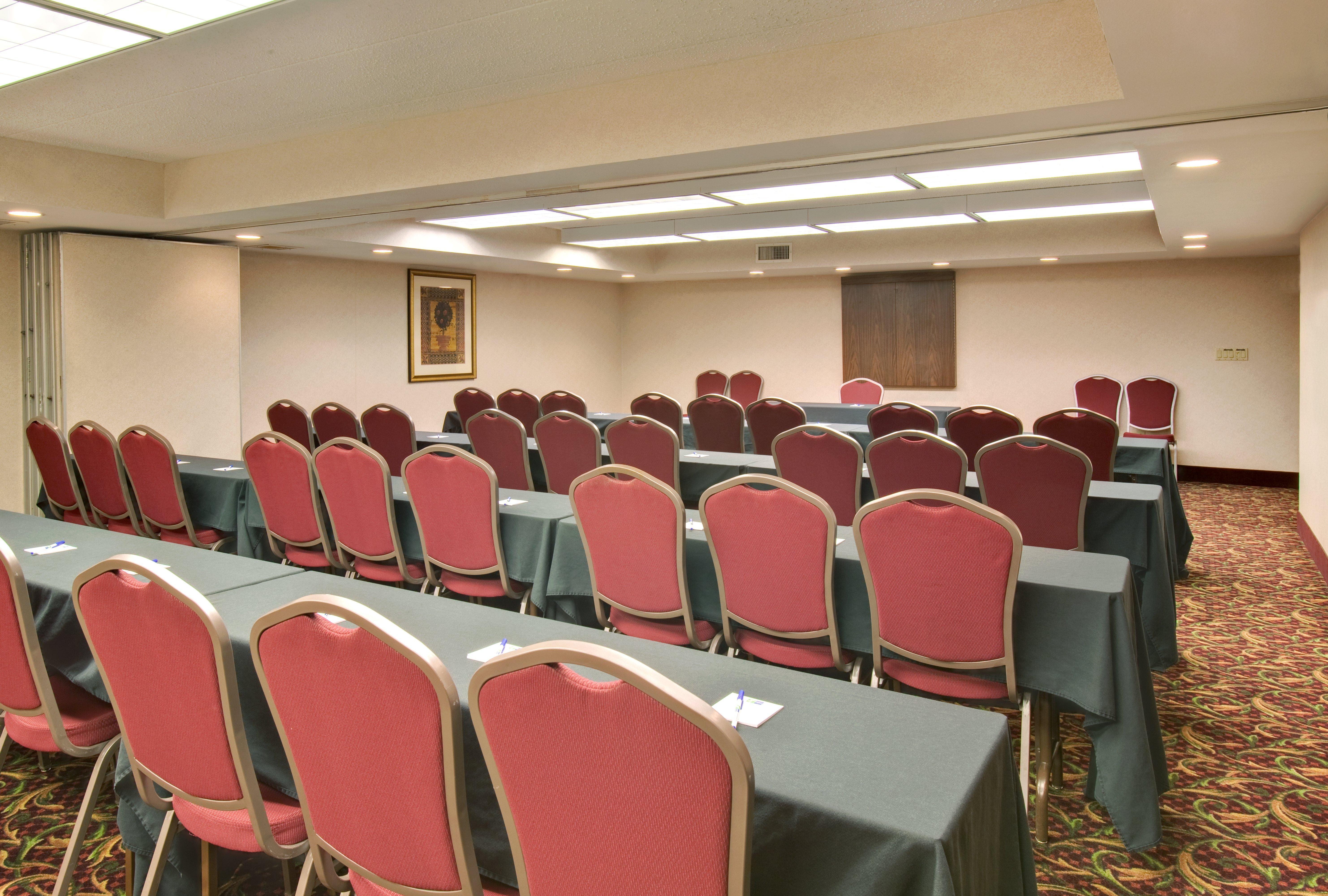 Holiday Inn Express Chicago-Downers Grove By Ihg Einrichtungen foto