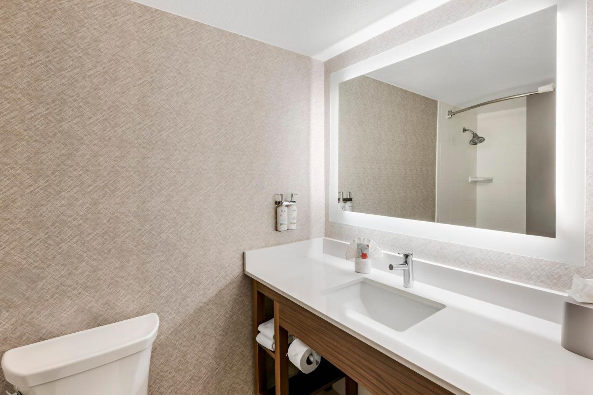 Holiday Inn Express Chicago-Downers Grove By Ihg Exterior foto