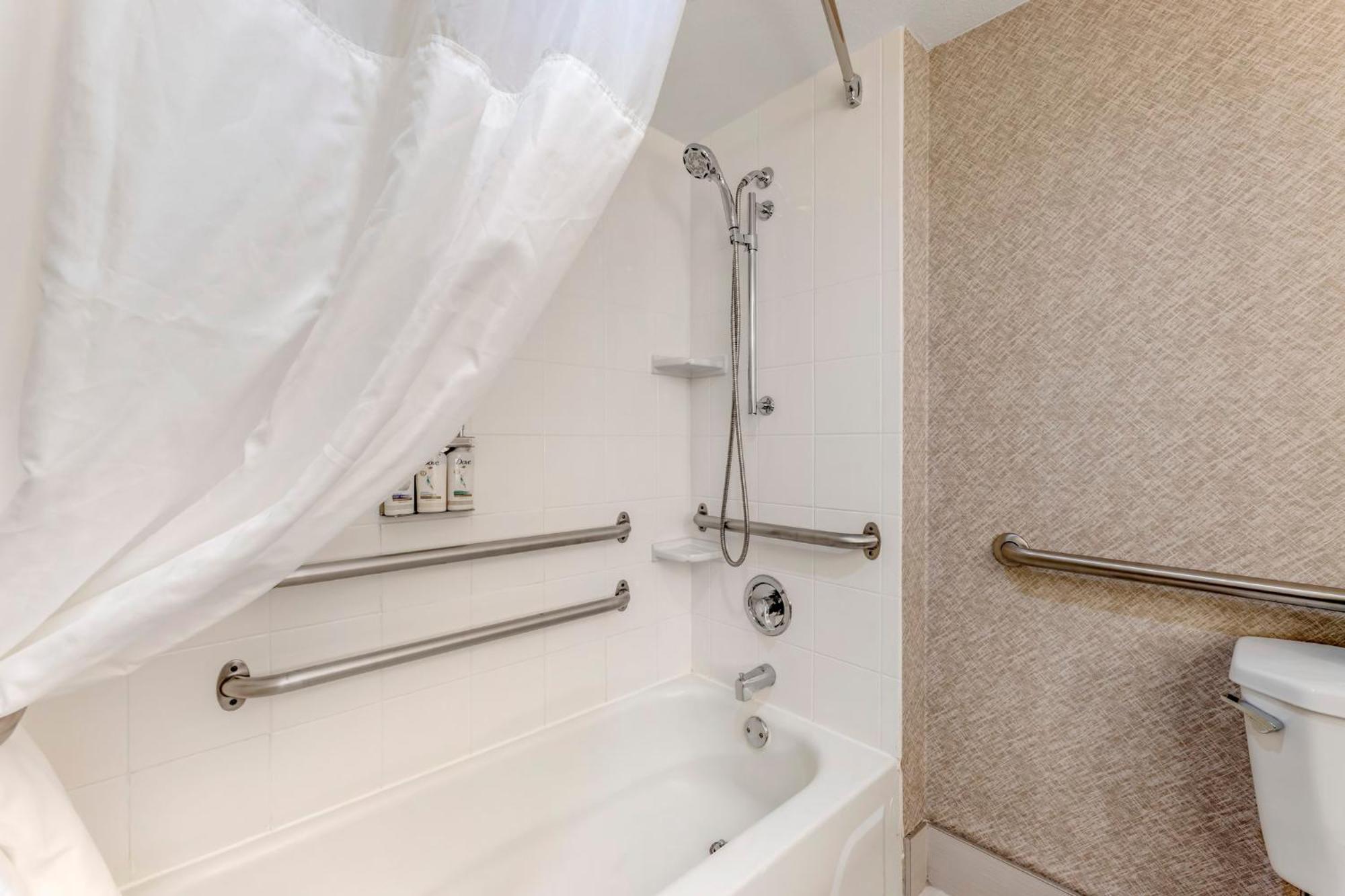 Holiday Inn Express Chicago-Downers Grove By Ihg Exterior foto
