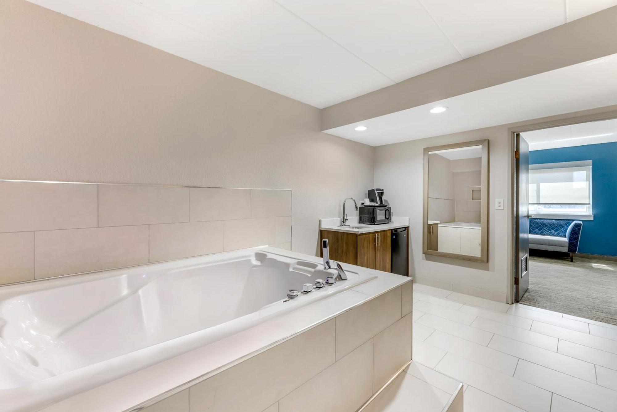 Holiday Inn Express Chicago-Downers Grove By Ihg Exterior foto