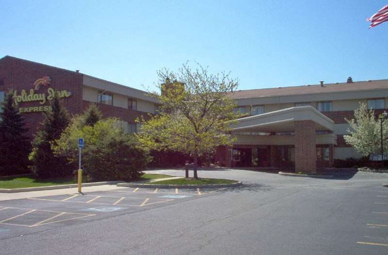 Holiday Inn Express Chicago-Downers Grove By Ihg Exterior foto